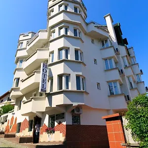 2* Ξενοδοχείο The White House