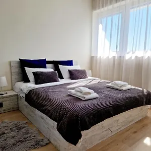https://papaya-apartments.varna-hotels.com